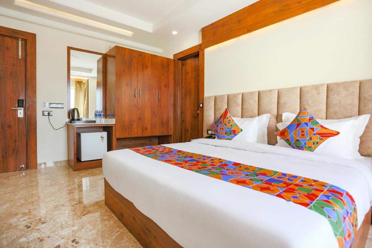 Fabhotel Golf Inn Golf Course Road Gurgaon Exterior photo