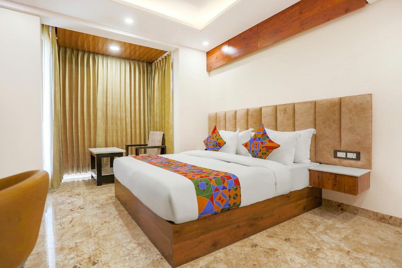 Fabhotel Golf Inn Golf Course Road Gurgaon Exterior photo