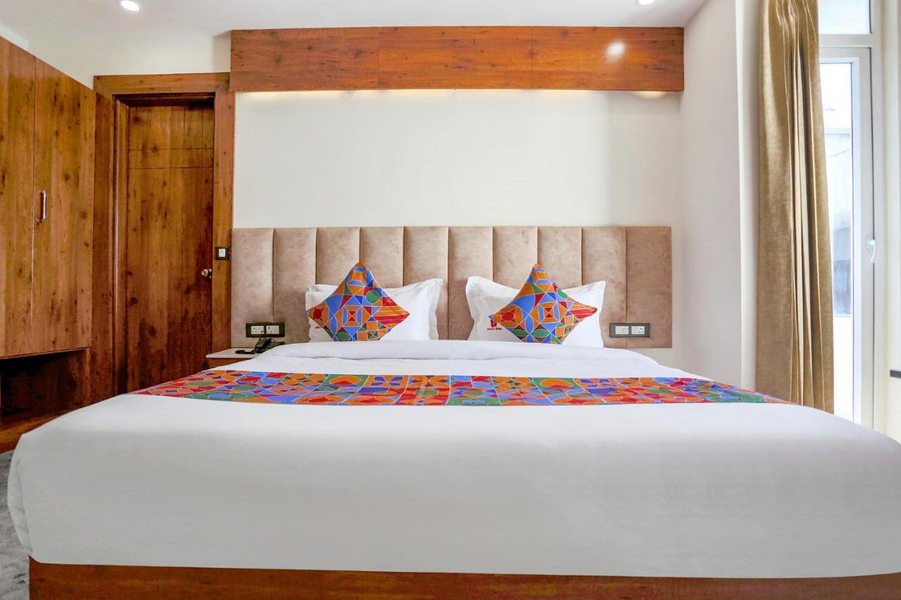 Fabhotel Golf Inn Golf Course Road Gurgaon Exterior photo