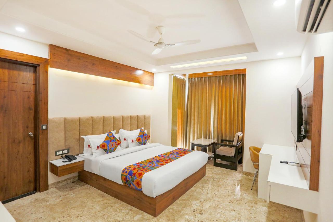 Fabhotel Golf Inn Golf Course Road Gurgaon Exterior photo