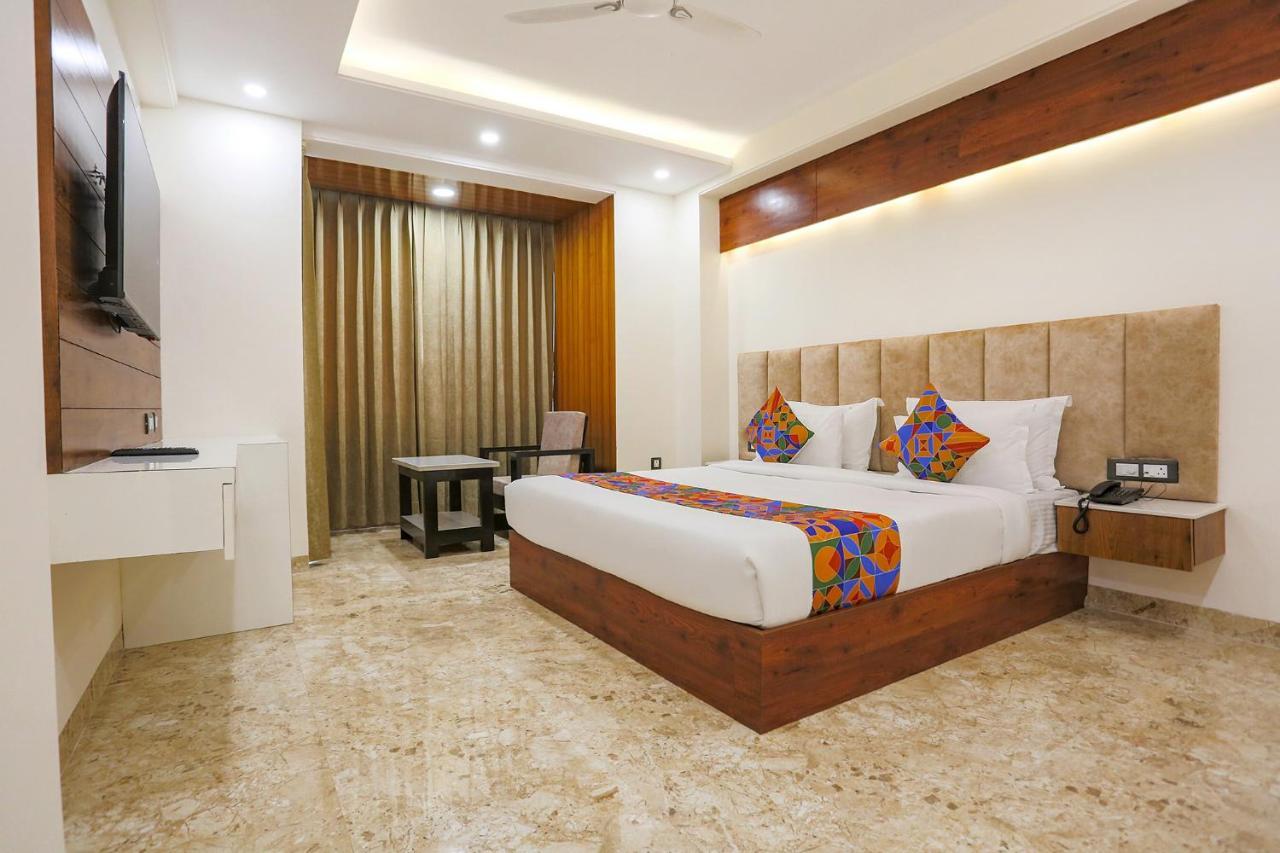 Fabhotel Golf Inn Golf Course Road Gurgaon Exterior photo