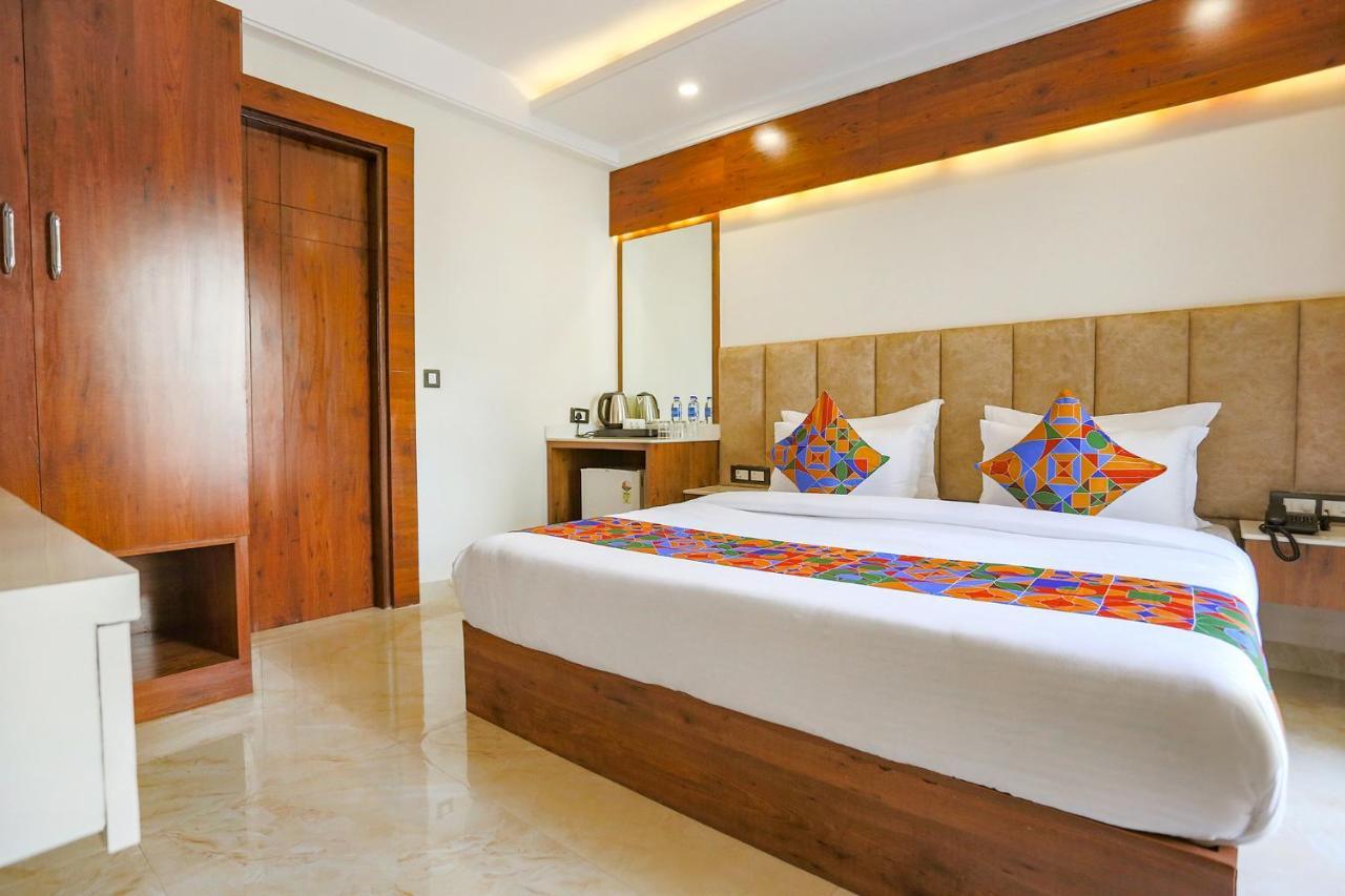 Fabhotel Golf Inn Golf Course Road Gurgaon Exterior photo